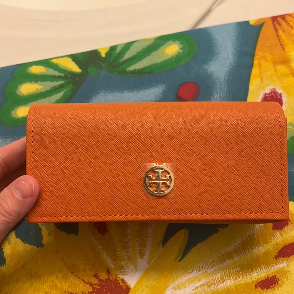 Tory Burch glasses case, never used!